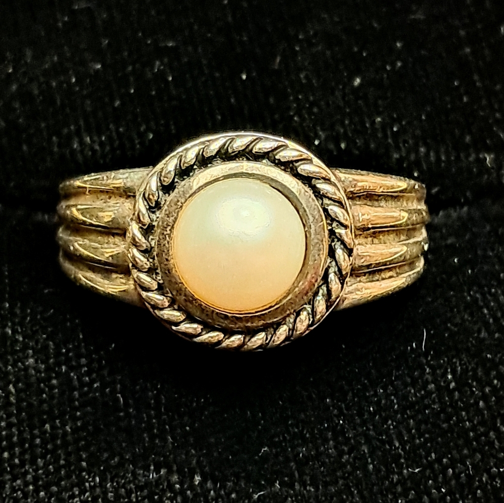 Vintage Designer Sterling Silver Cultured Pearl Ring, Size 8.